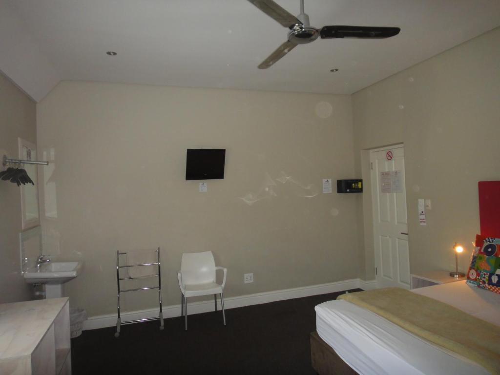Ashanti Lodge Green Point Cape Town Room photo